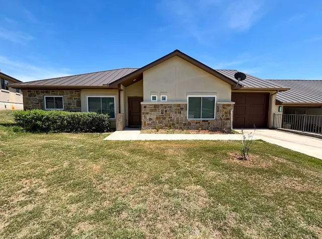 $2,000 | 168 Uplift, Unit B, Horseshoe Bay, TX 78657