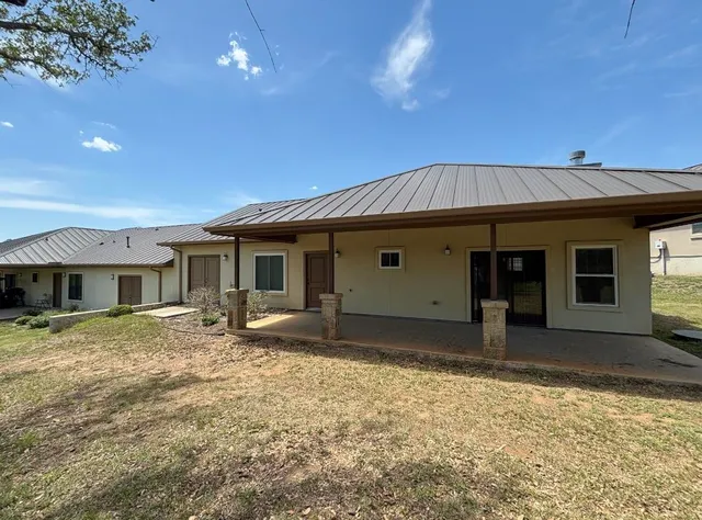 $2,000 | 168 Uplift, Unit B, Horseshoe Bay, TX 78657