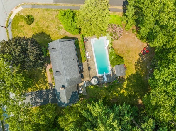 8 Candlewood Road Lynnfield, MA 01940 - Photo 38 of 41 an aerial view of a residential houses with yard