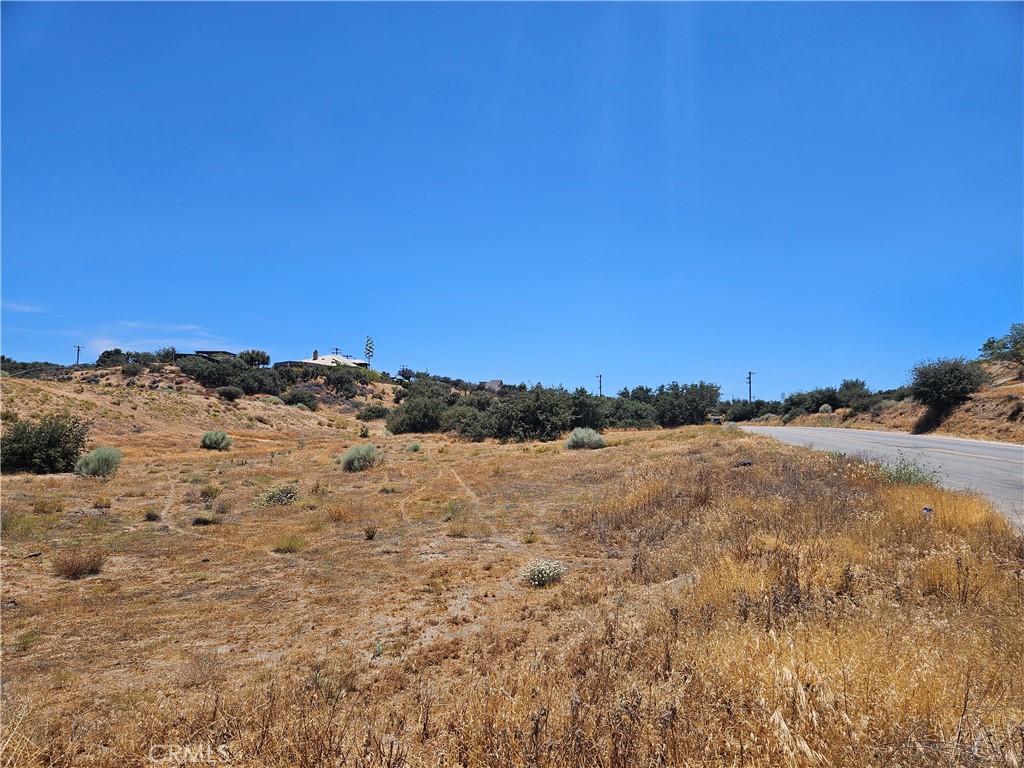 10735 Ranchero Road Oak Hills, CA 92344 - Photo 9 of 12 Gallery Image 9