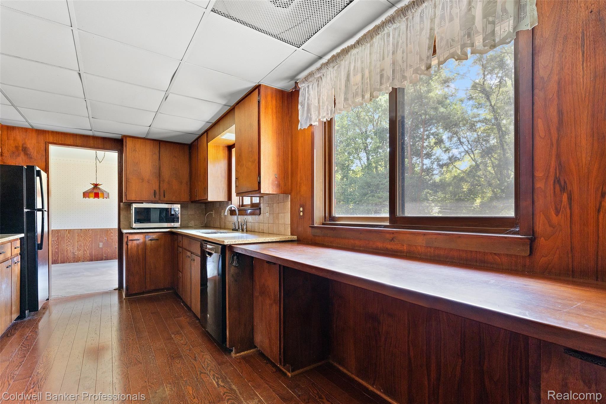 1108 Portsmouth Road Rochester, MI 48309 - Photo 12 of 18 1108 Portsmouth-13.jpg