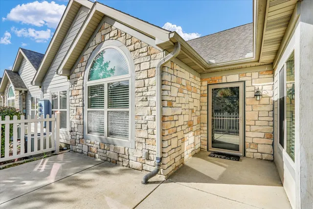 $299,900 | 2730 Madelynn Drive, Champaign, IL 61822