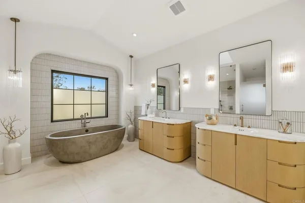 $7,500,000 | 8341 La Jolla Scenic Drive North, La Jolla, CA 92037