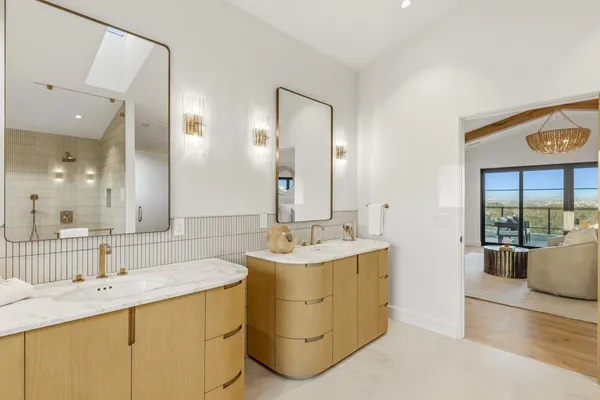 $7,500,000 | 8341 La Jolla Scenic Drive North, La Jolla, CA 92037