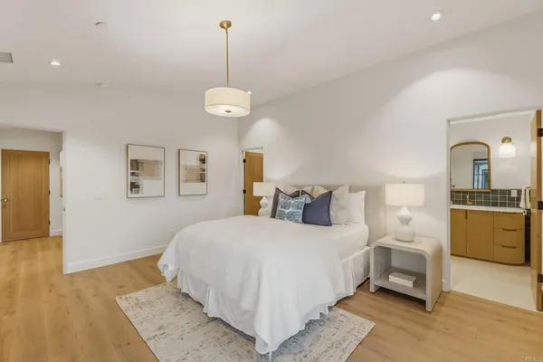 $7,500,000 | 8341 La Jolla Scenic Drive North, La Jolla, CA 92037