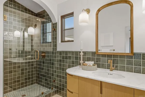 $7,500,000 | 8341 La Jolla Scenic Drive North, La Jolla, CA 92037