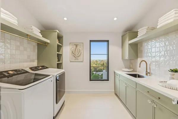 $7,500,000 | 8341 La Jolla Scenic Drive North, La Jolla, CA 92037