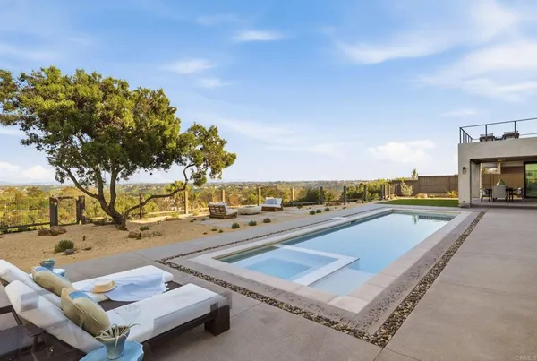 $7,500,000 | 8341 La Jolla Scenic Drive North, La Jolla, CA 92037