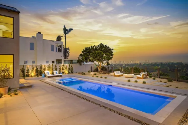 $7,500,000 | 8341 La Jolla Scenic Drive North, La Jolla, CA 92037