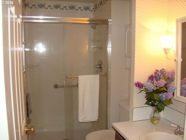 5175 Southwest Normandy Place Beaverton, OR 97005 - Photo 5 of 14 Gallery Image 5