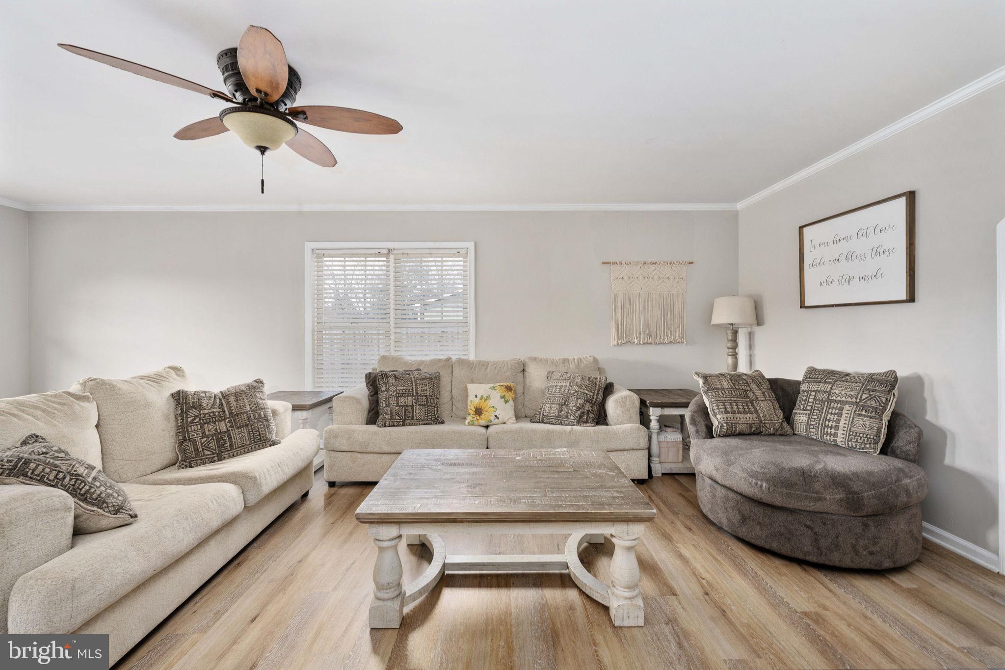 371 Greenbank Road Fredericksburg, VA 22406 - Photo 13 of 54 a living room with furniture
