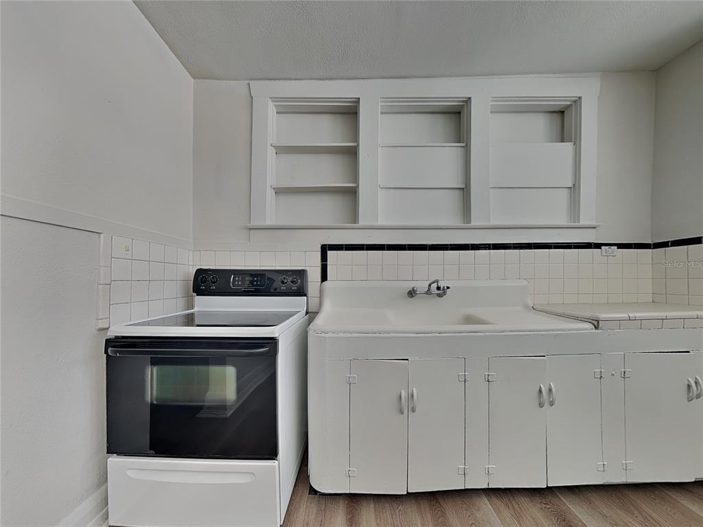 2904 West Chestnut Street, Unit 2 Tampa, FL 33607 - Photo 3 of 16