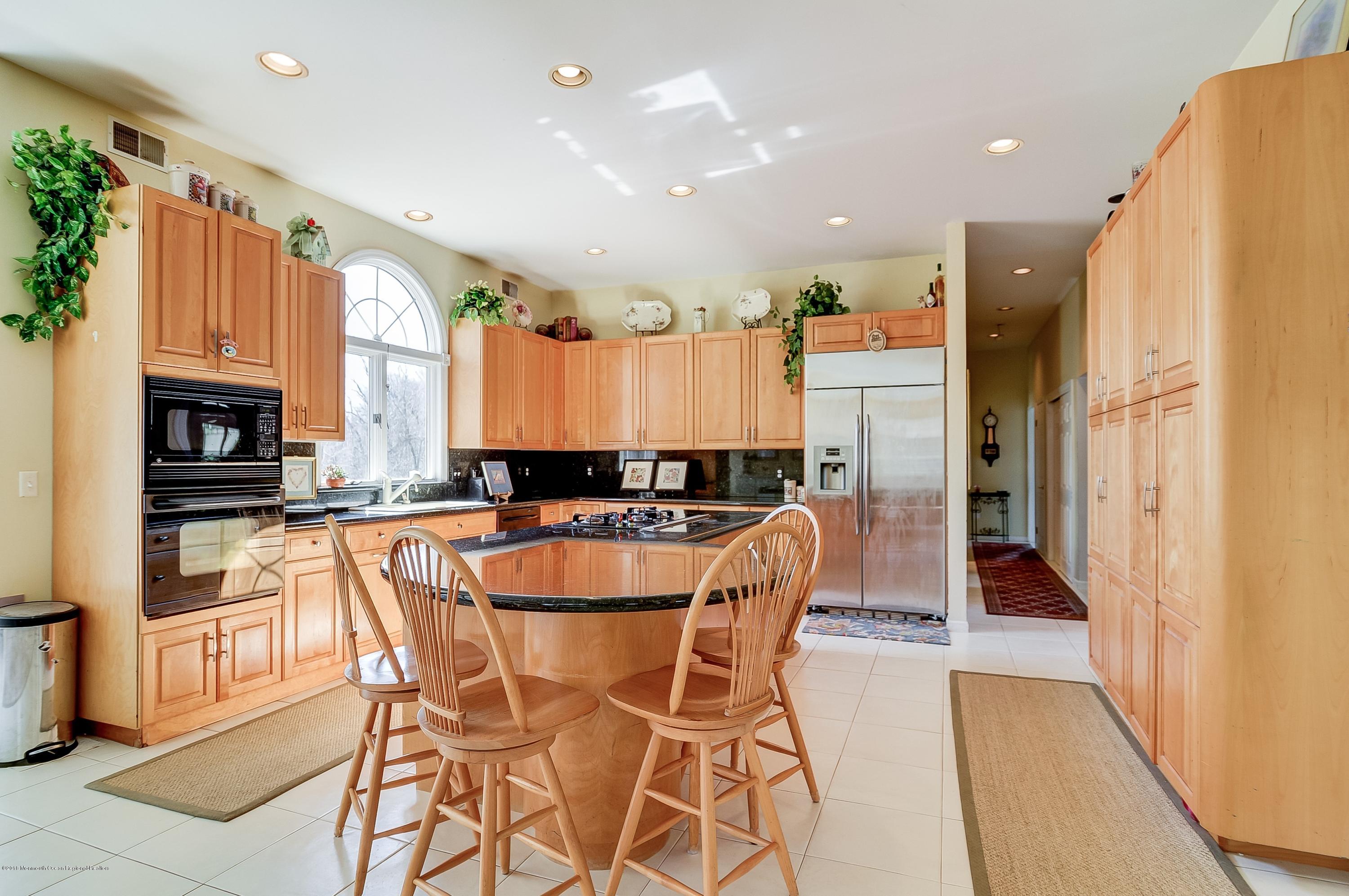 20 Riverside Lane Holmdel, NJ 07733 - Photo 11 of 23 Kitchen