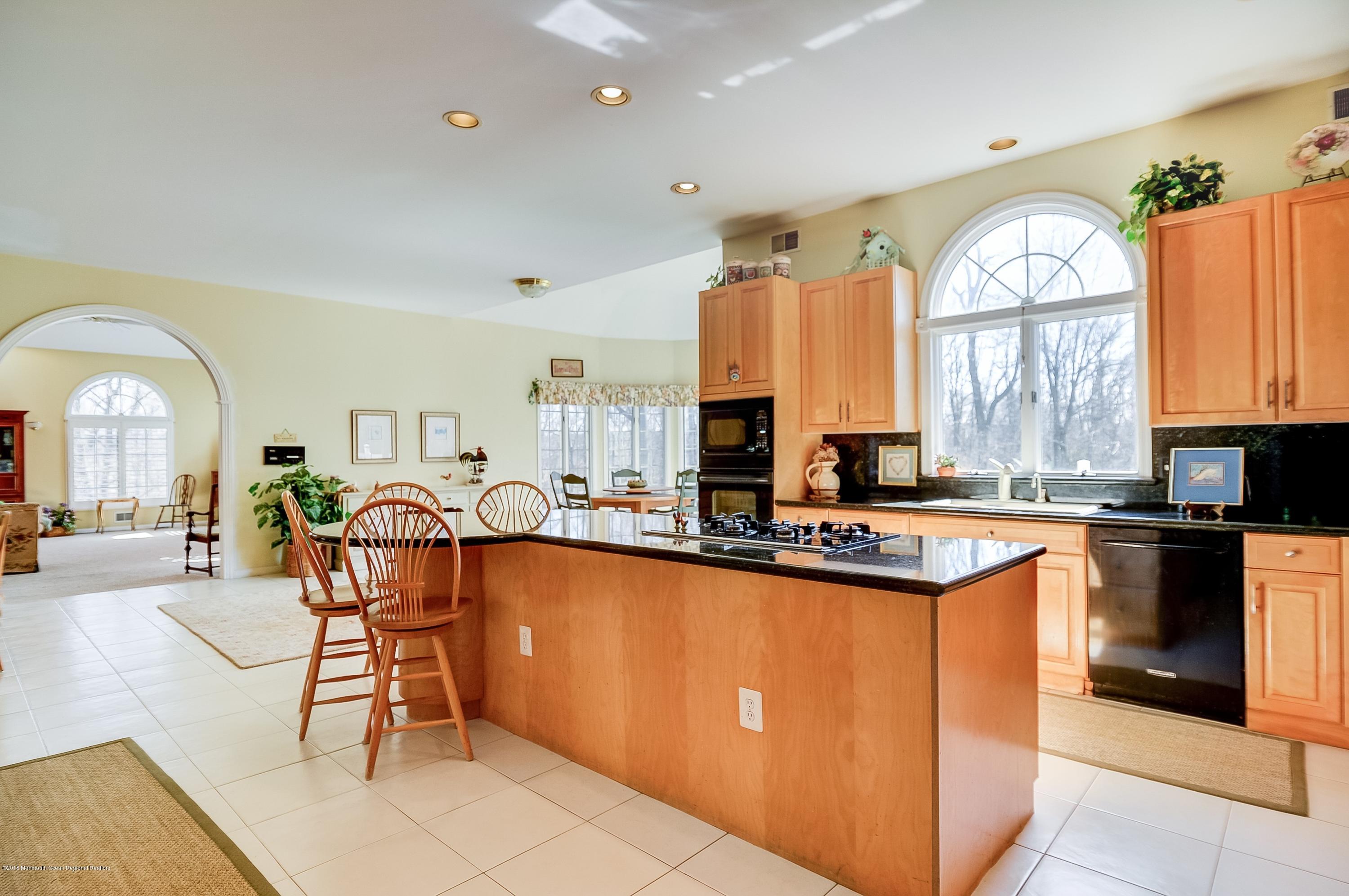 20 Riverside Lane Holmdel, NJ 07733 - Photo 12 of 23 Kitchen