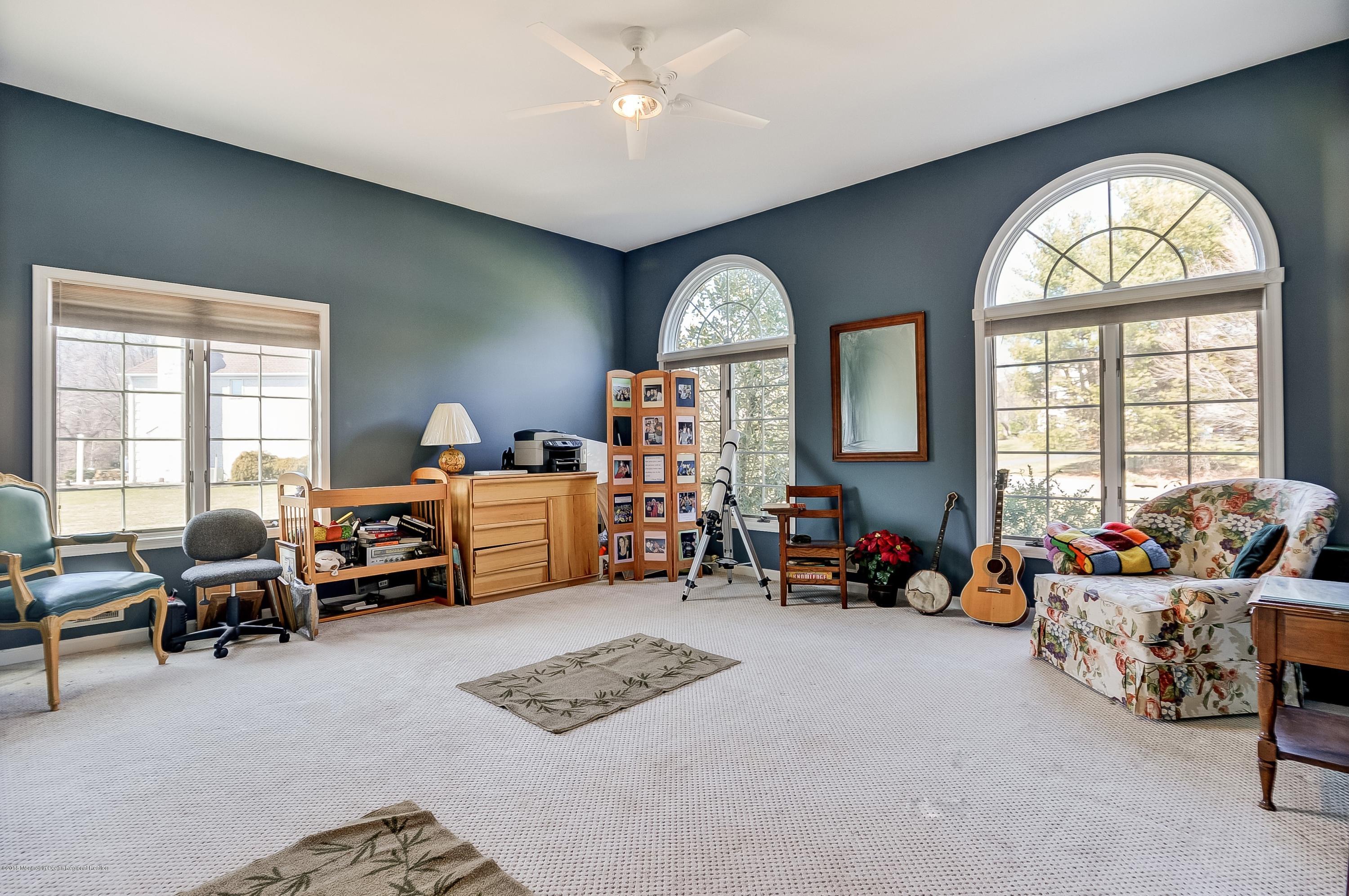 20 Riverside Lane Holmdel, NJ 07733 - Photo 14 of 23 Office