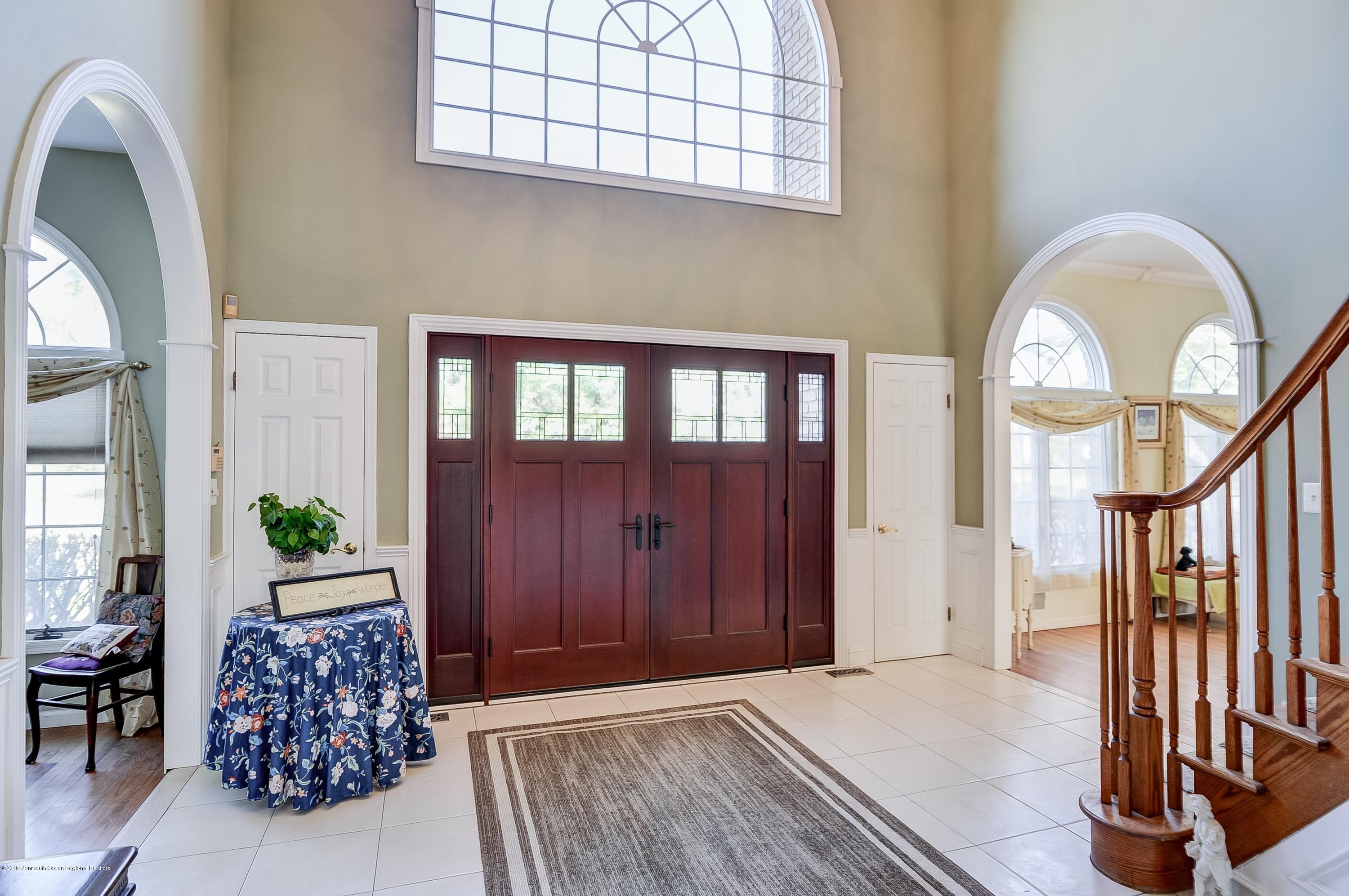 20 Riverside Lane Holmdel, NJ 07733 - Photo 4 of 23 Foyer