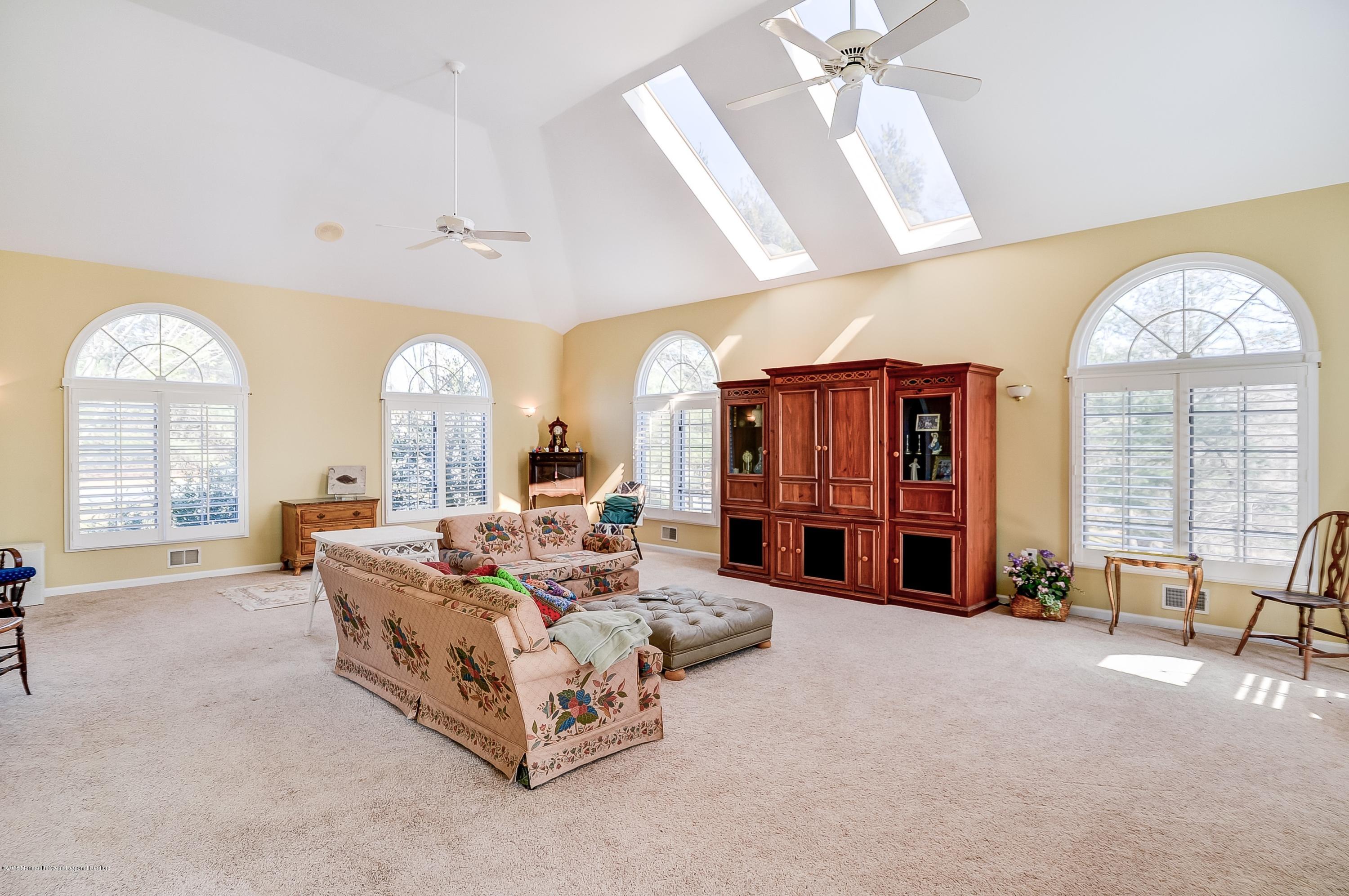 20 Riverside Lane Holmdel, NJ 07733 - Photo 8 of 23 Family Room