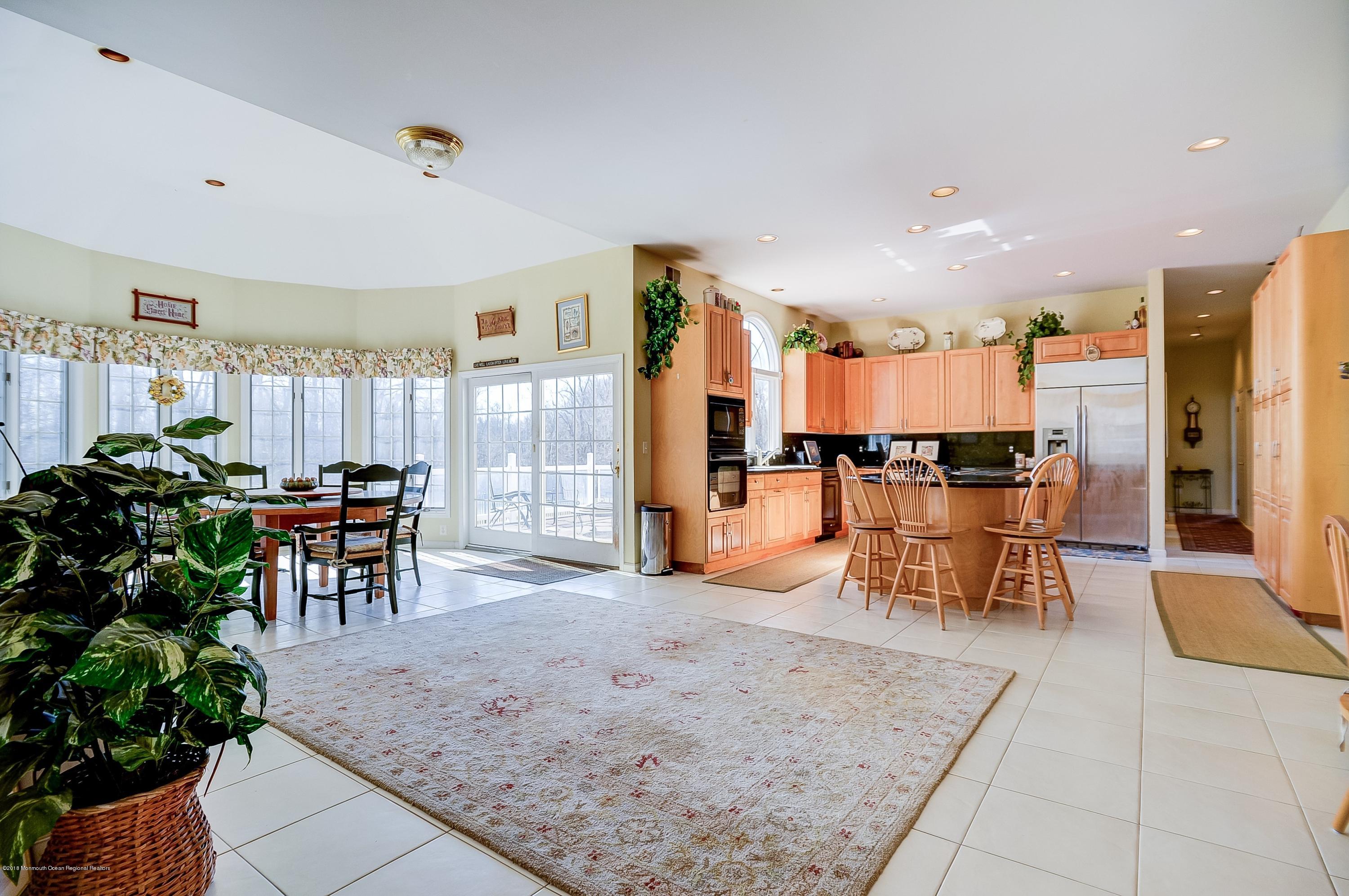 20 Riverside Lane Holmdel, NJ 07733 - Photo 9 of 23 Kitchen