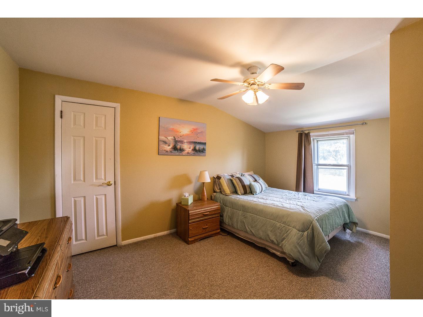 1326 Cloverly Road Warminster, PA 18974 - Photo 11 of 25 Gallery Image 11