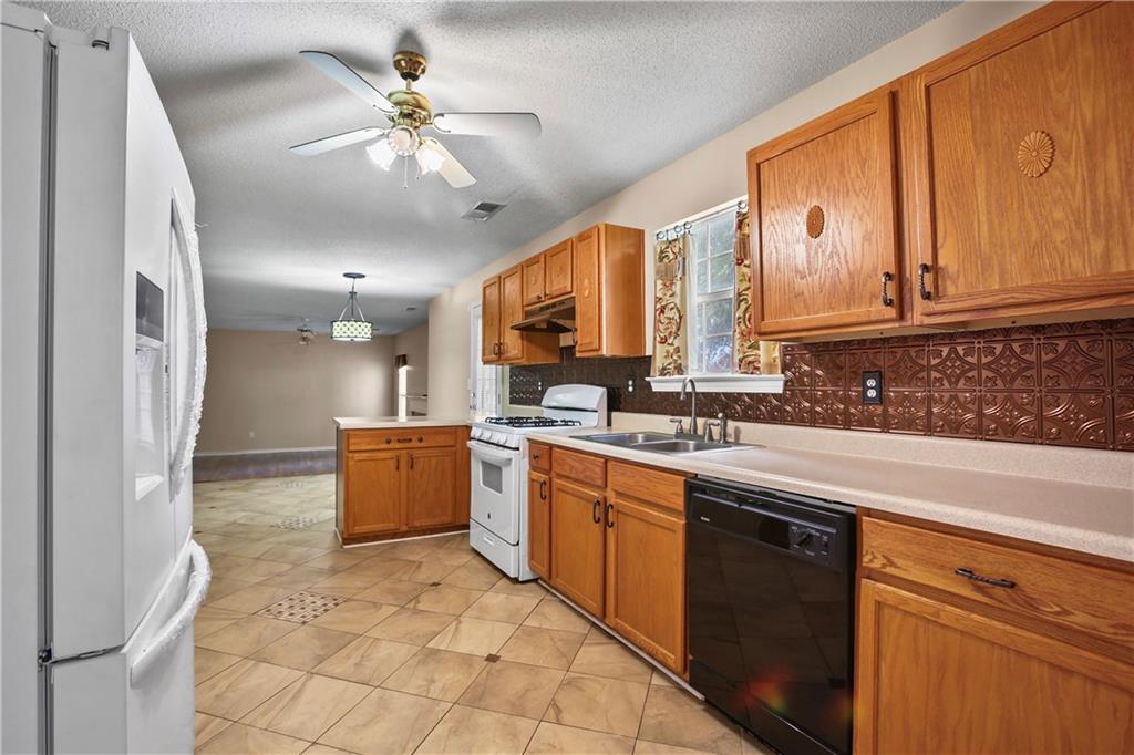 2224 Eagles Nest Circle Decatur, GA 30035 - Photo 13 of 35