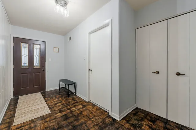 $269,900 | 16345 Brementowne Drive, Tinley Park, IL 60477