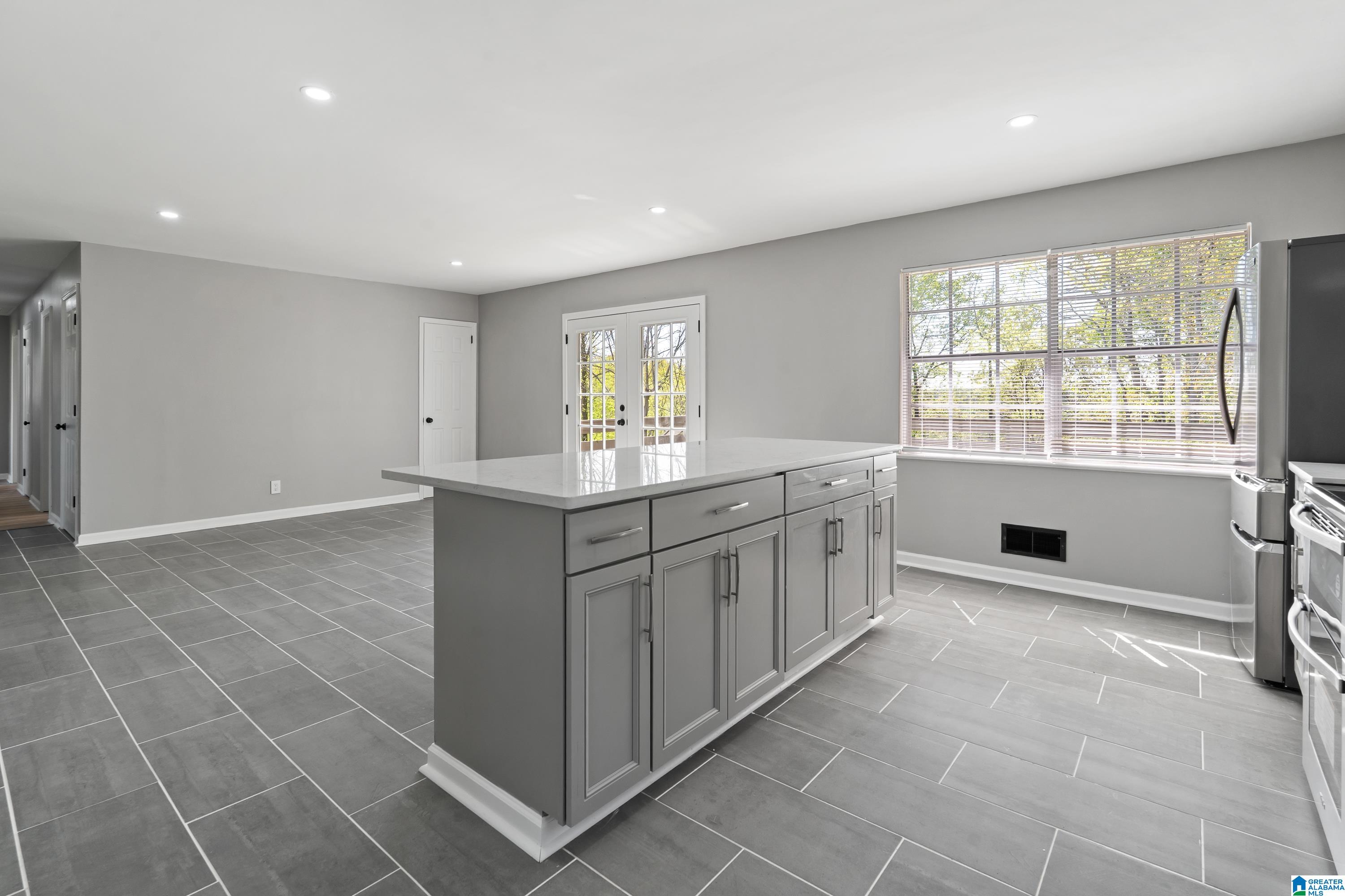 711 Hilltop Road Warrior, AL 35180 - Photo 13 of 51