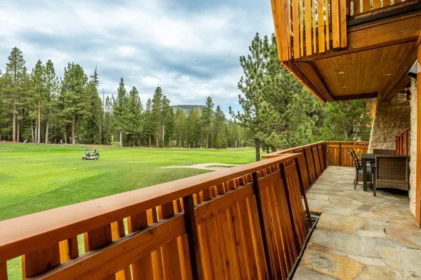 $369,000 | 480 Obsidian Place, Unit 5, Mammoth Lakes, CA 93546