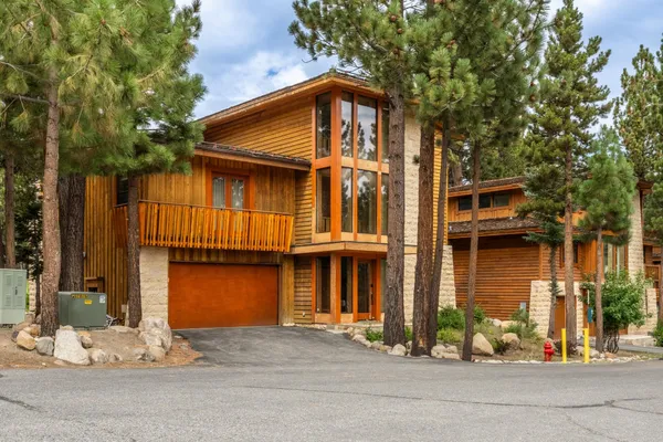 $369,000 | 480 Obsidian Place, Unit 5, Mammoth Lakes, CA 93546