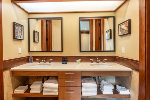 $369,000 | 480 Obsidian Place, Unit 5, Mammoth Lakes, CA 93546