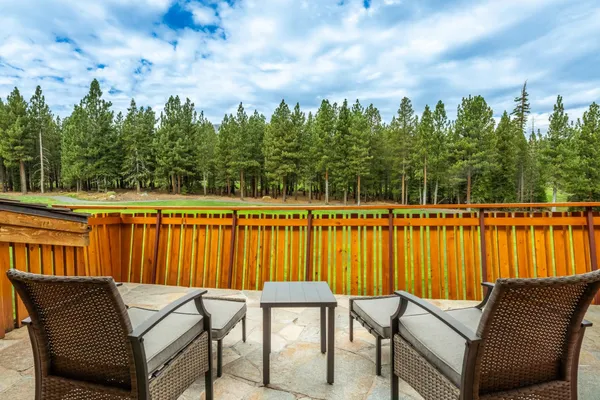 $369,000 | 480 Obsidian Place, Unit 5, Mammoth Lakes, CA 93546