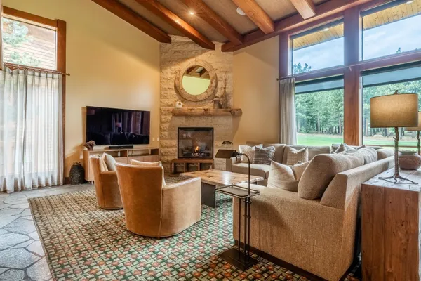 $369,000 | 480 Obsidian Place, Unit 5, Mammoth Lakes, CA 93546