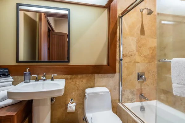 $369,000 | 480 Obsidian Place, Unit 5, Mammoth Lakes, CA 93546