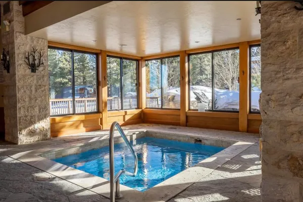 $369,000 | 480 Obsidian Place, Unit 5, Mammoth Lakes, CA 93546