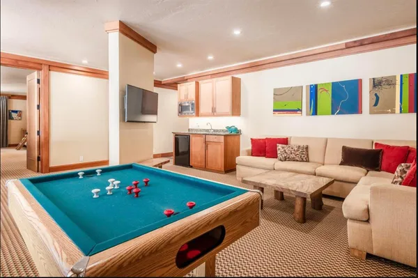 $369,000 | 480 Obsidian Place, Unit 5, Mammoth Lakes, CA 93546