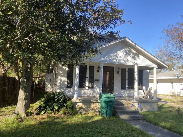 $75,999 | 911 7th Street, Orange, TX 77630