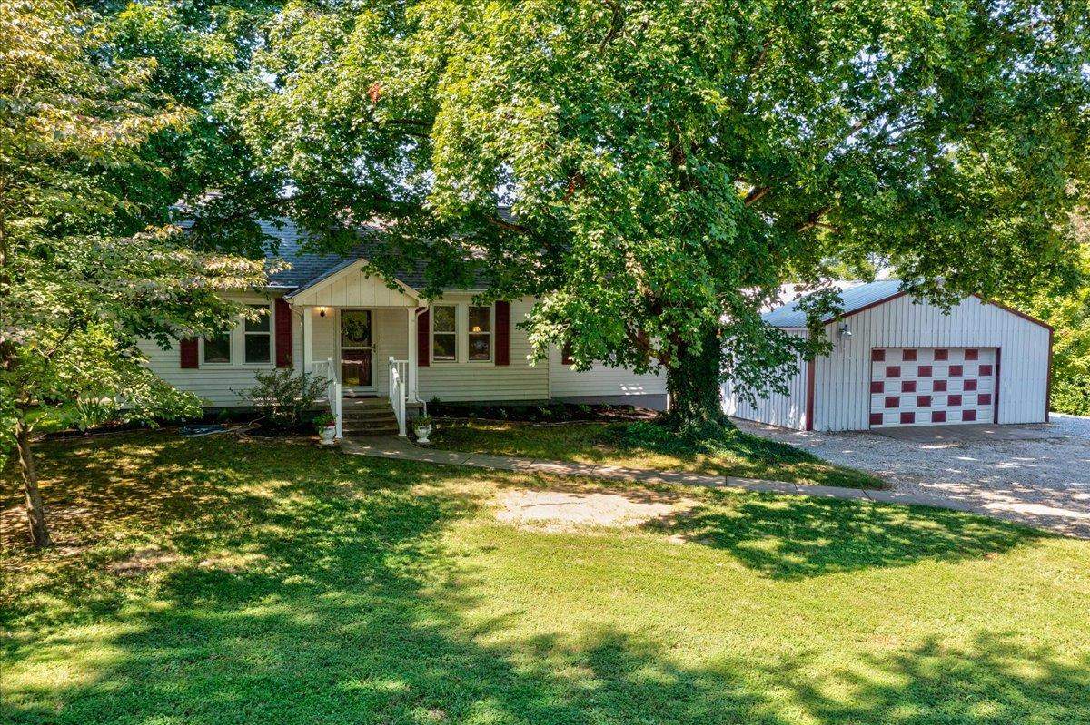 2846 West Mill Road Evansville, IN 47720 - Photo 1 of 36 Gallery Image 1