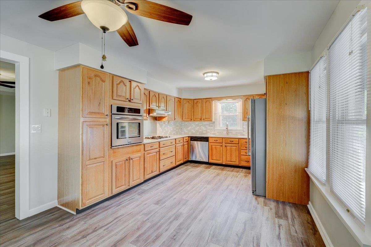 2846 West Mill Road Evansville, IN 47720 - Photo 2 of 36 Gallery Image 2