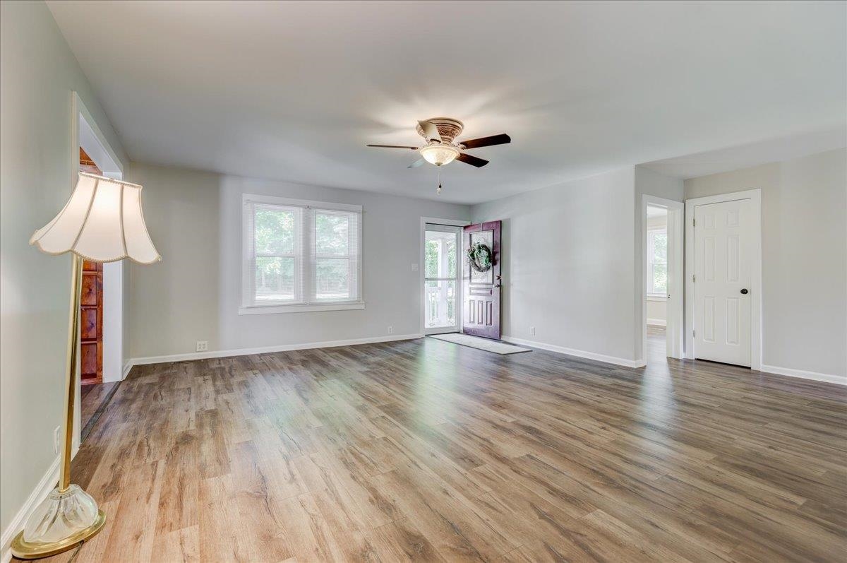 2846 West Mill Road Evansville, IN 47720 - Photo 3 of 36 Gallery Image 3