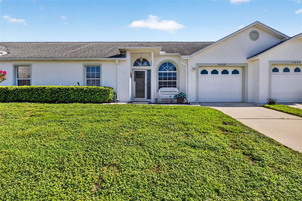 4233 Avanti Circle New Port Richey, FL 34655 - Photo 2 of 23