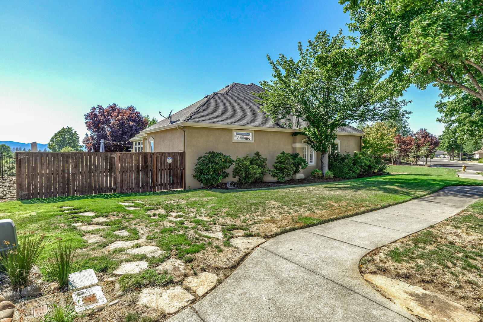1098 Coral Ridge Eagle Point, OR 97524 - Photo 59 of 63 23_CR_23_mls