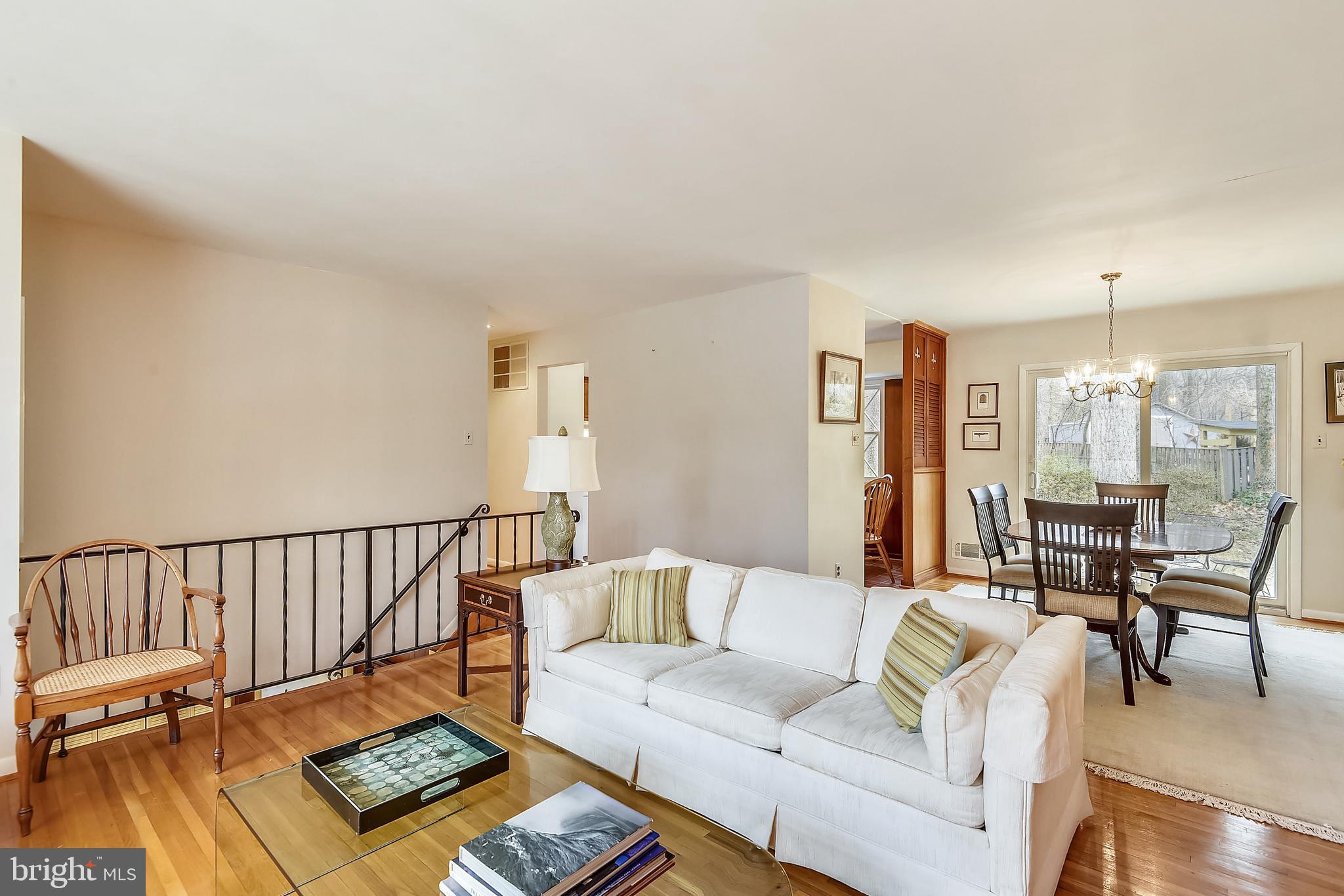 7708 Heming Place Springfield, VA 22151 - Photo 11 of 64 Living Room