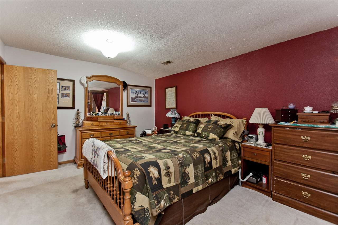 5125 Ely Road Southwest Cedar Rapids, IA 52404 - Photo 14 of 26 Gallery Image 14