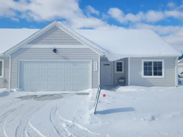 $325,000 | 4294 Highpoint Drive, Unit 103, Wayland, MI 49348