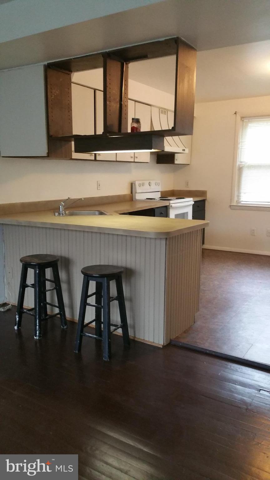 1640 Riverwood Road Essex, MD 21221 - Photo 6 of 22 View/Breakfast Bar/view frm LR