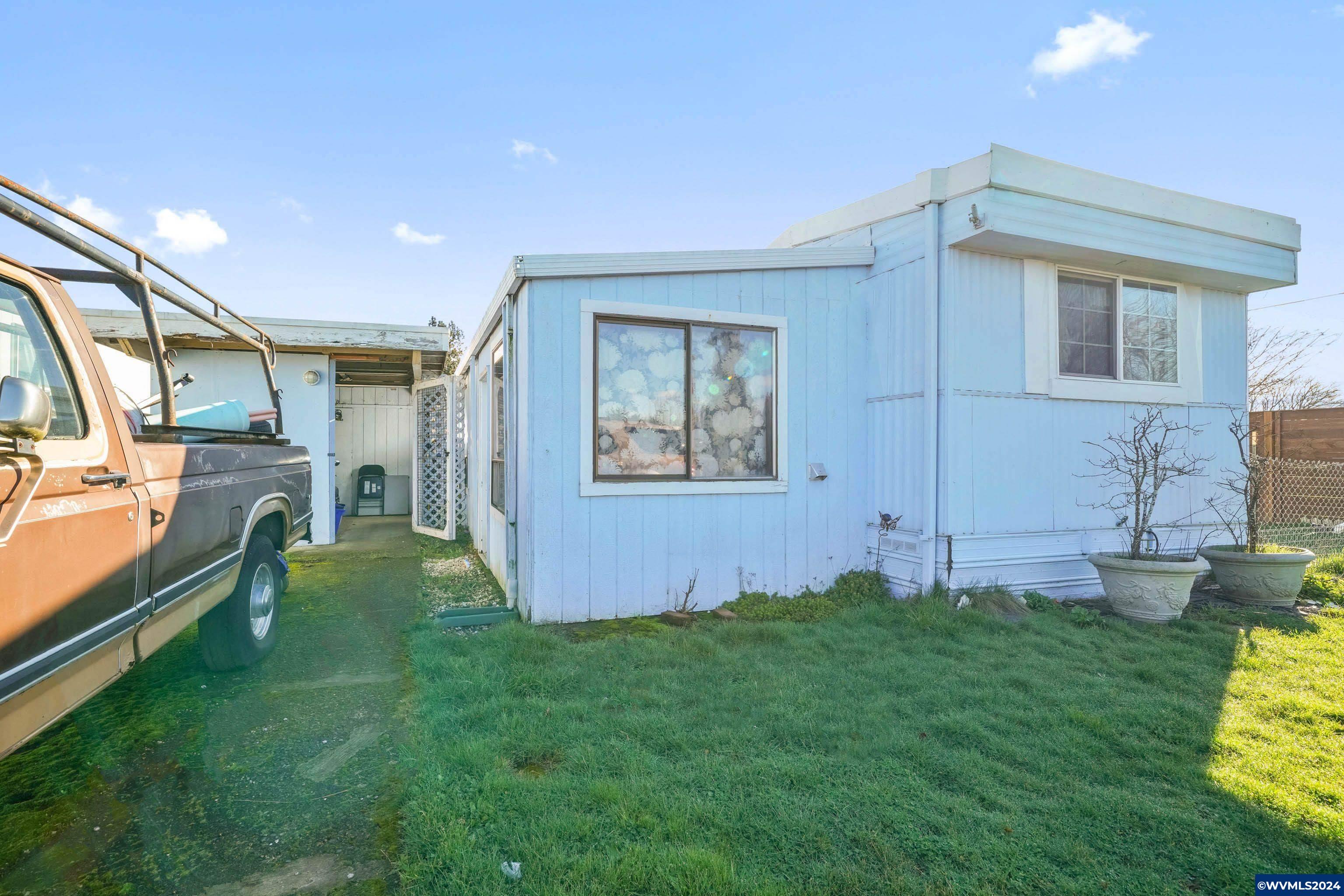 11823 Northeast Carl Road, Unit 1 Woodburn, OR 97071 - Photo 2 of 24