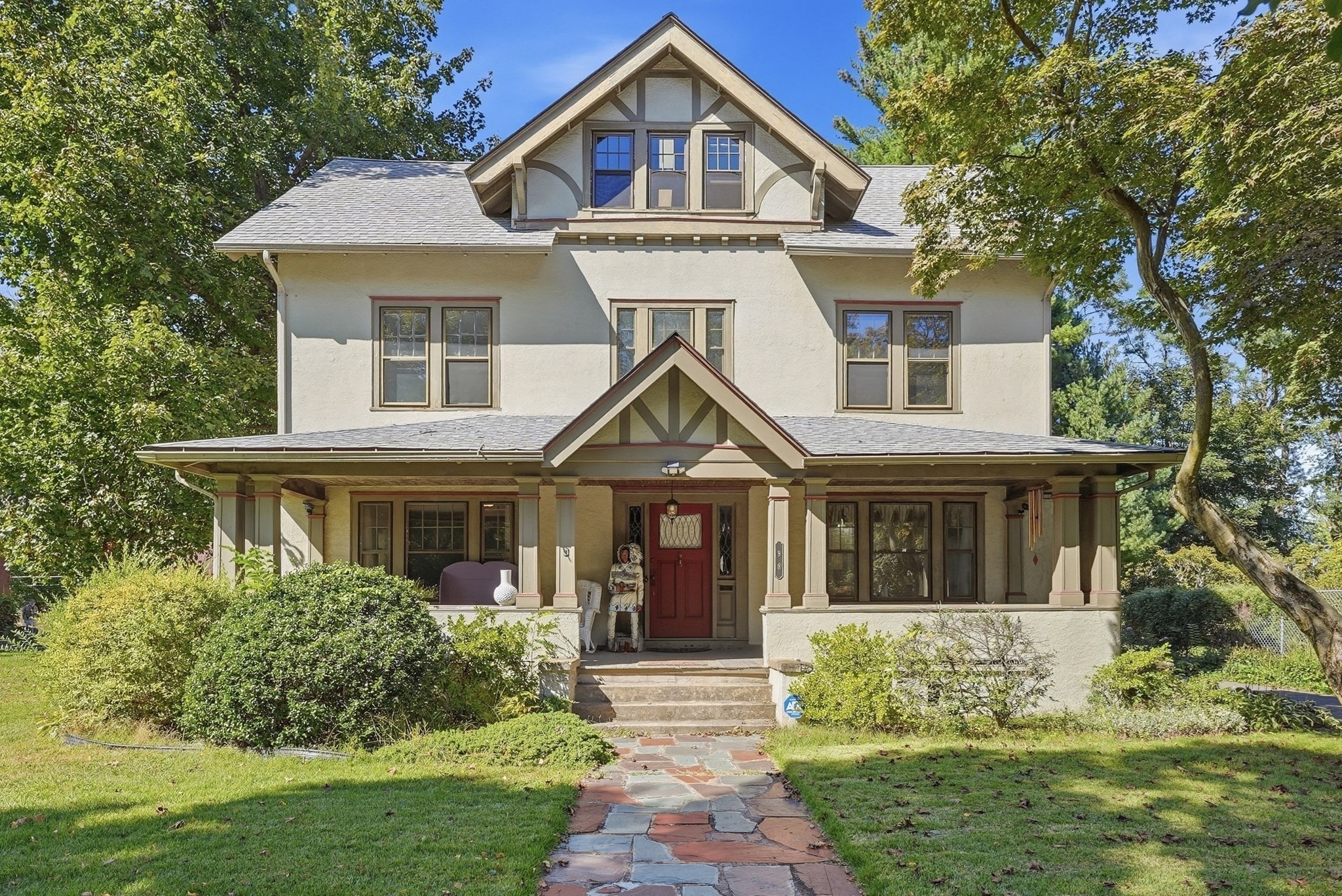 98 Bellevue Avenue Springfield, MA 01108 - Photo 1 of 33 Gallery Image 1