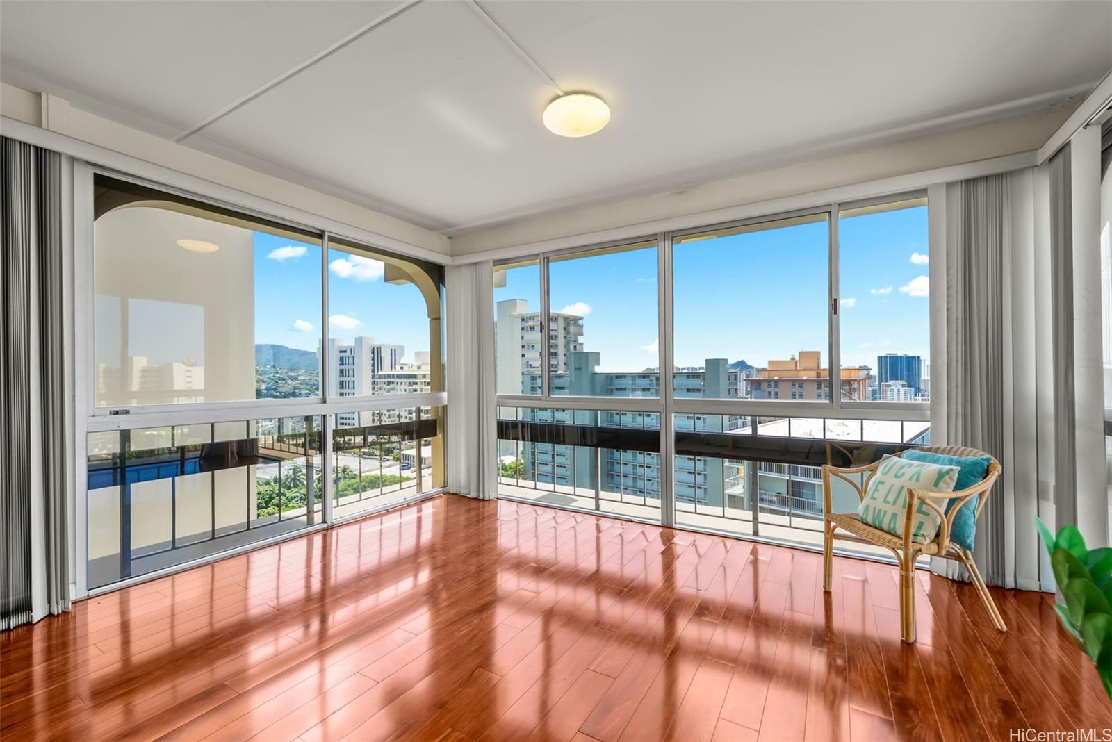 1022 Prospect Street, Unit 902B Honolulu, HI 96822 - Photo 15 of 25