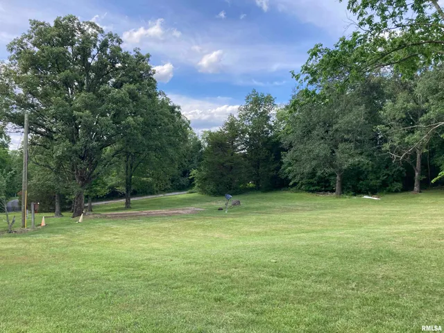 $40,800 | 410 Cherokee Drive, Goreville, IL 62939