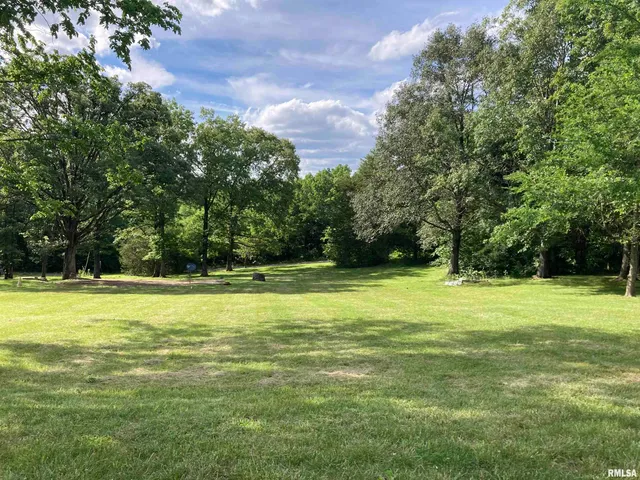 $40,800 | 410 Cherokee Drive, Goreville, IL 62939