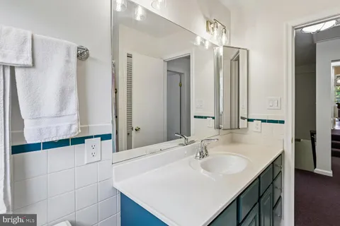 $1,100,000 | 12007 Titian Way, Potomac, MD 20854